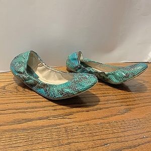 NWOB Boutique 9 Augustina snakeskin flats